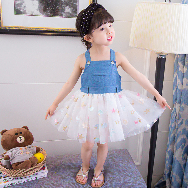 Model modern de croi rochie pentru copii cu broderie