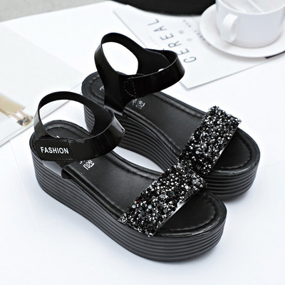 Modern női szandál platformmal, két színben