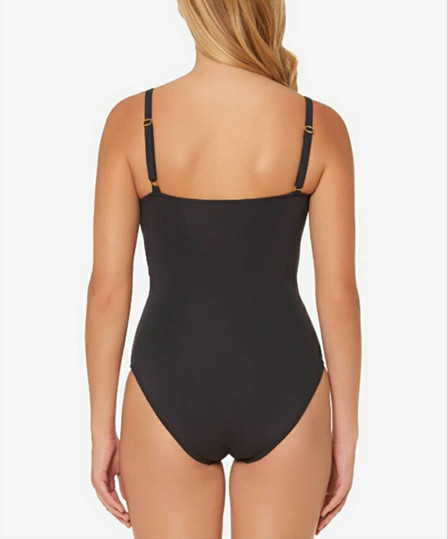 Stílusos fürdőruha fém elemekkel több színben