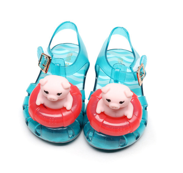 Modern gyerekszandál 3D elemmel három színben lányoknak