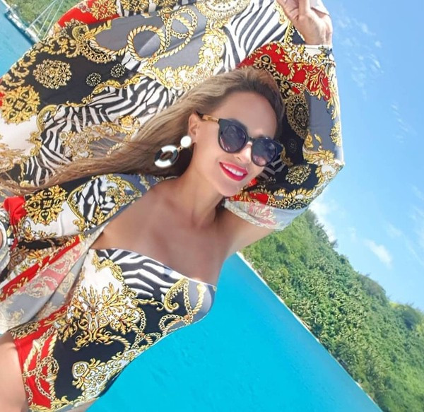 ÚJ modell stílusos teljes fürdőruha levehető pántokkal