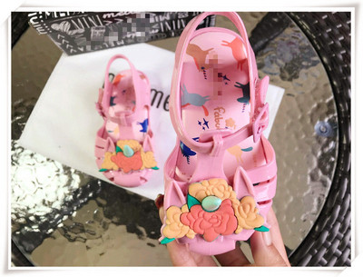 Modern gyerekszandál lányoknak több színben rátéttel