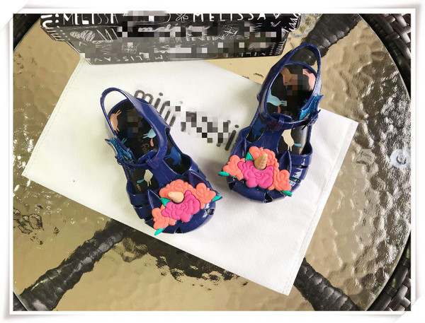 Modern gyerekszandál lányoknak több színben rátéttel