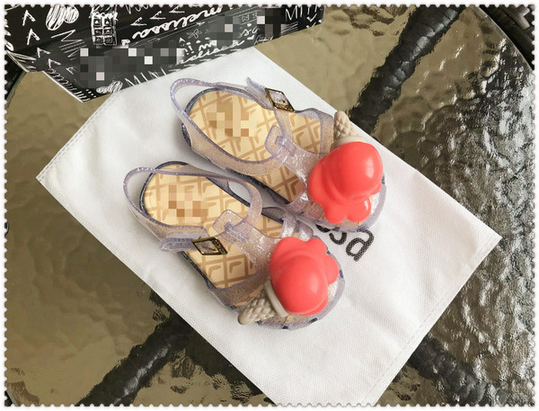 Modern szilikon gyerekszandál lányoknak két színben