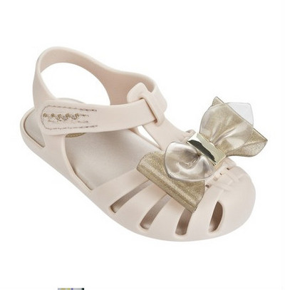 Stílusos gyerekszandál négy színben szalaggal és matricával