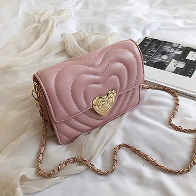 Öko bőrből készült modern női táska több színben és fém lánccal