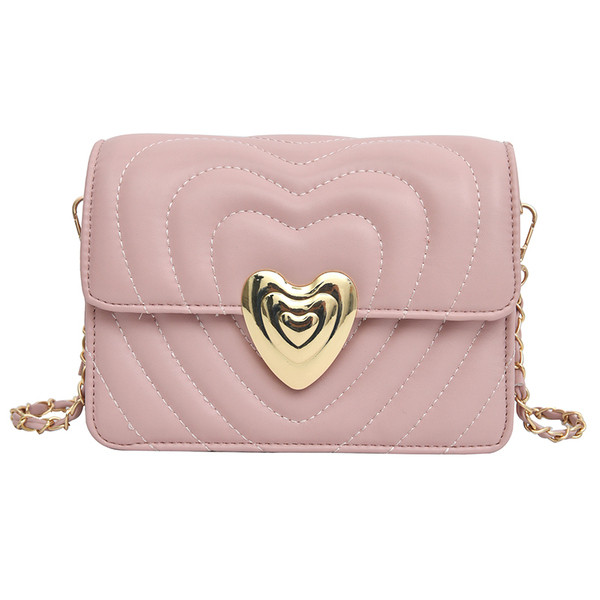 Öko bőrből készült modern női táska több színben és fém lánccal