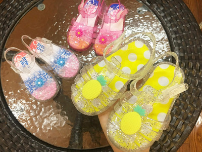 Модерни детски силиконови сандали за момичета с 3D елемент в три цвята