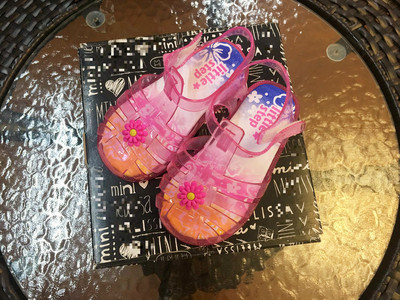 Modern szilikon gyerekszandál lányoknak 3D elemmel, három színben