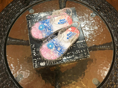 Modern szilikon gyerekszandál lányoknak 3D elemmel, három színben