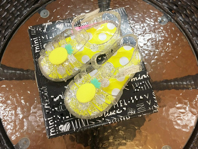 Modern szilikon gyerekszandál lányoknak 3D elemmel, három színben