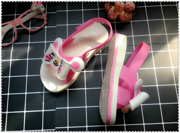 Modern kétszínű szalagos gyerekszandál lányoknak