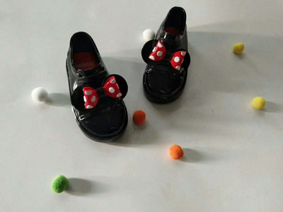 Μοντέρνα παιδικά ανοιξιάτικα παπούτσια για κορίτσια με κορδέλα σε διάφορα χρώματα