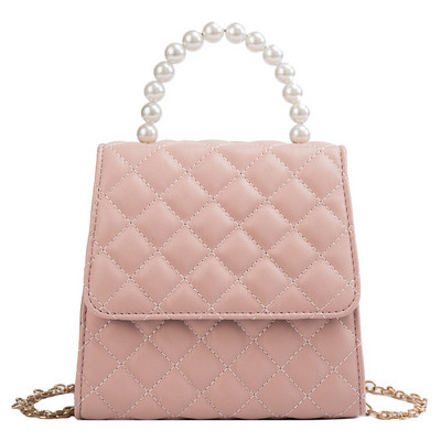 Stílusos, öko bőrből készült női táska rövid gyöngyház fogantyúval, hosszú fémlánccal két méretben