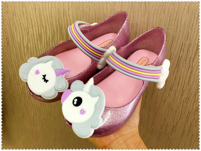 Modern tavaszi gyerekcipő lányoknak 3D elemmel, négy színben