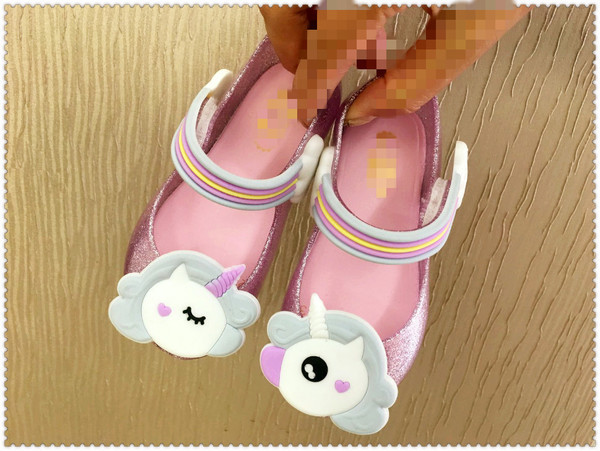 Modern tavaszi gyerekcipő lányoknak 3D elemmel, négy színben