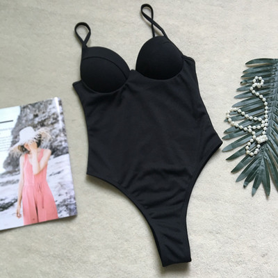 Stílusos fürdőruha különböző színekben