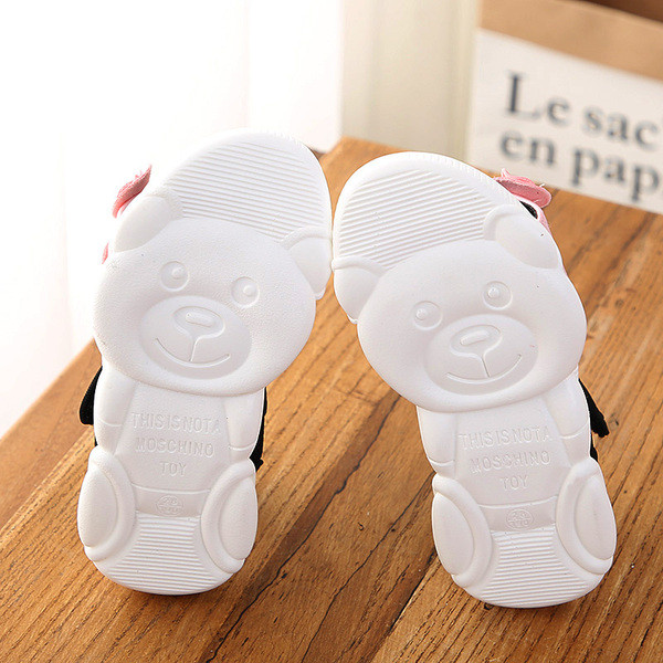 Modern gyerekszandál lányoknak kövekkel és szalaggal, három színben