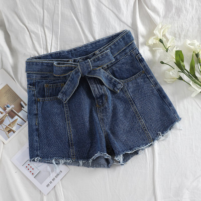 Pantaloni scurți din denim cu talie înaltă și curea în culori deschise și închise