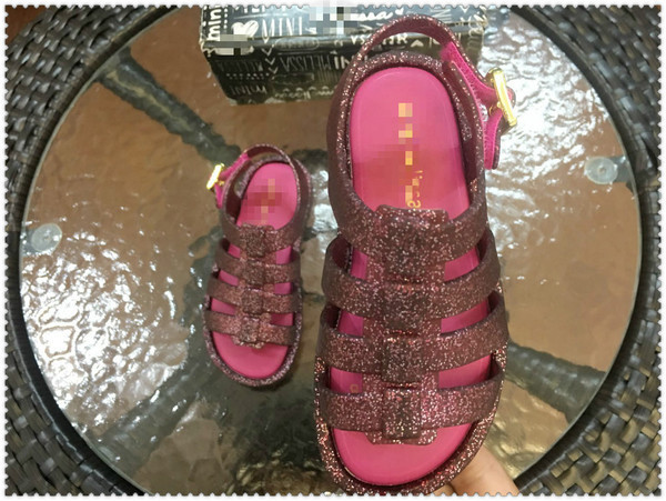 Modern szilikon gyerekszandál lányoknak különböző színekben