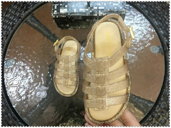 Modern szilikon gyerekszandál lányoknak különböző színekben