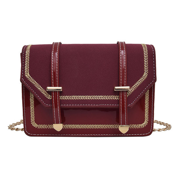 Modern női táska öko bőrből, 3D fém elemekkel és hosszú fémlánccal