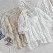 Stílusos női blúz rövid ujjal és gyöngyökkel több színben