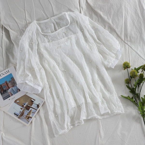 Stílusos női blúz rövid ujjal és gyöngyökkel több színben