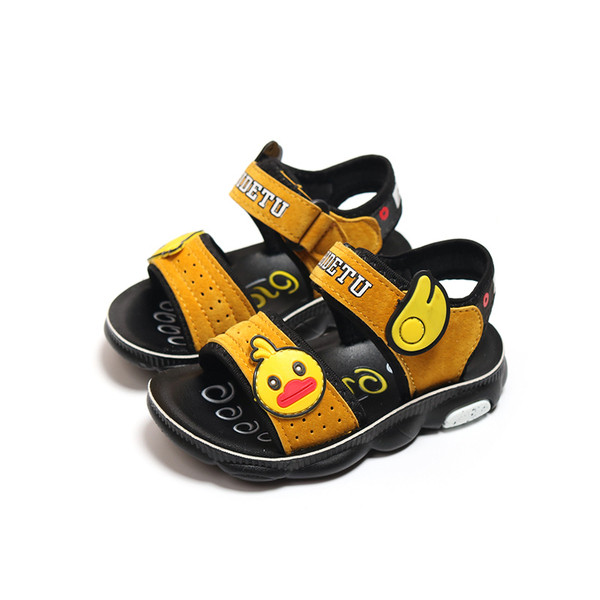 Modern gyerekszandál fiúknak 3D elemmel