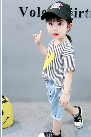 Gyermek póló lányoknak rátéttel és feliratokkal - két színben