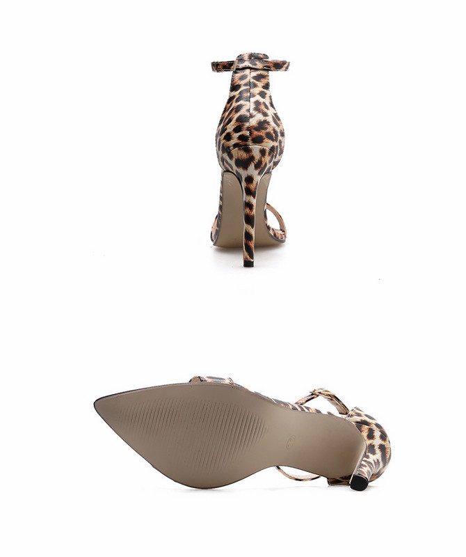 Κομψά γυναικεία σανδάλια με λεοπάρδαλη πριντ και λεπτό τακούνι