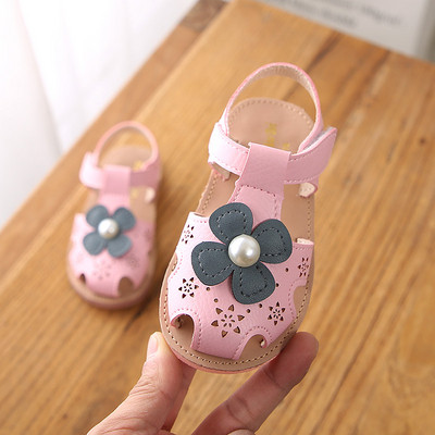 Модерни детски сандали с 3D елемент и лепенка за момичета