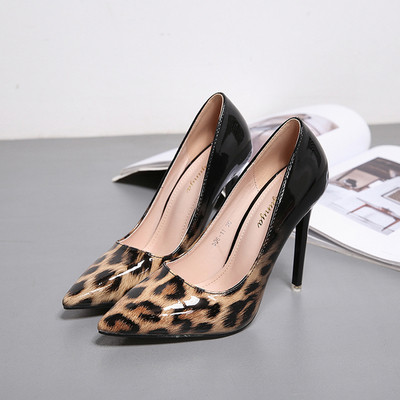 Κομψά γυναικεία παπούτσια  - μυτερά  σχέδια