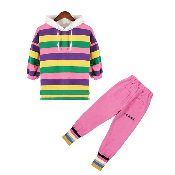 Modern, lila színű kapucnis gyerekkészlet