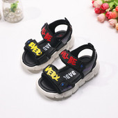 Modern gyerekszandál fiúknak három színben felirattal