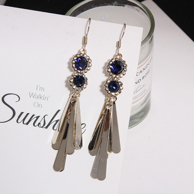 Modern hosszú fülbevaló színes kövekkel