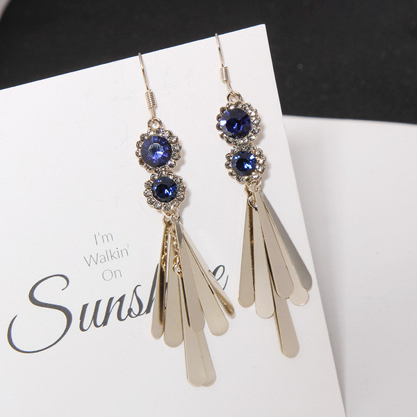 Modern hosszú fülbevaló színes kövekkel