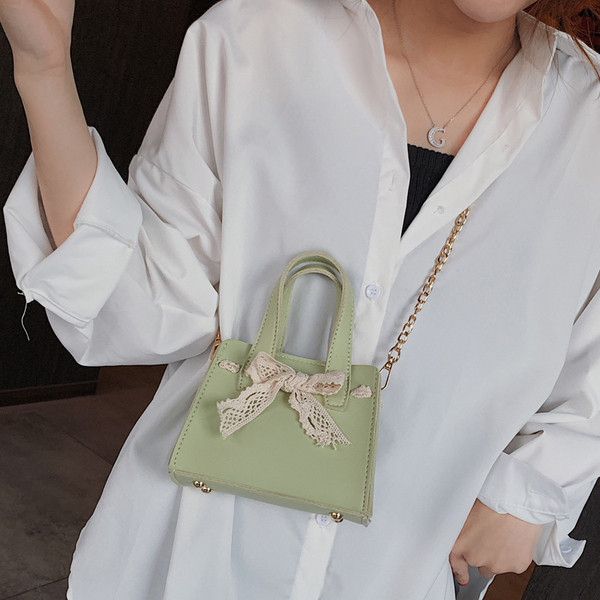 Öko bőrből készült modern női táska négy színben, rövid és hosszú füllel két méretben