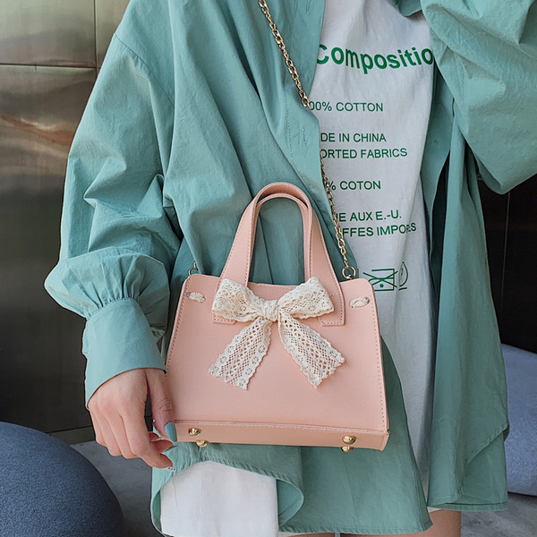 Öko bőrből készült modern női táska négy színben, rövid és hosszú füllel két méretben