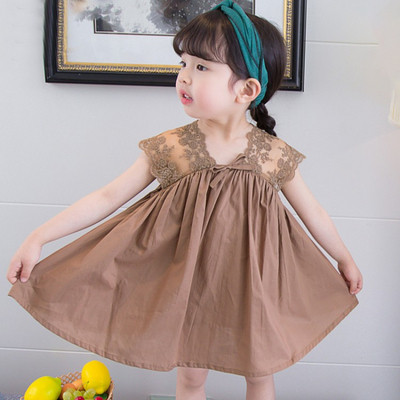 Stílusos gyerekruha két színben, csipkével