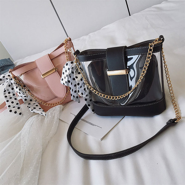 Stílusos női táska négy színben átlátszó huzattal és hosszú fémlánccal