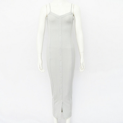 Μοντέρνο γυναικείο φόρεμα με λεπτούς ιμάντες ώμου και ντεκολτέ σε σχήμα V