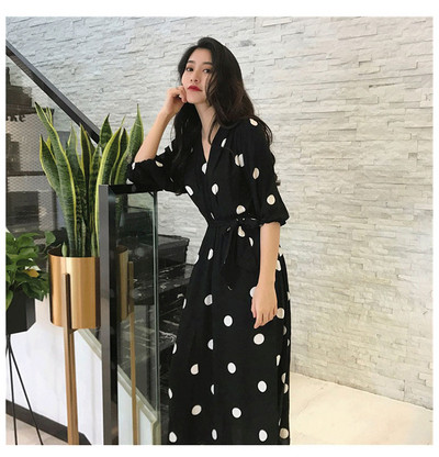 Alkalmi női ruha fekete színben, fehér pöttyökkel