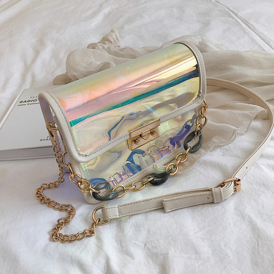 Geantă de damă modernă în culori fluide cu un lanț metalic lung
