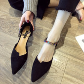 Modern női cipő extravagáns sarokkal, két színben