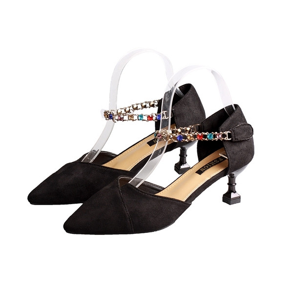 Modern női cipő extravagáns sarokkal, két színben