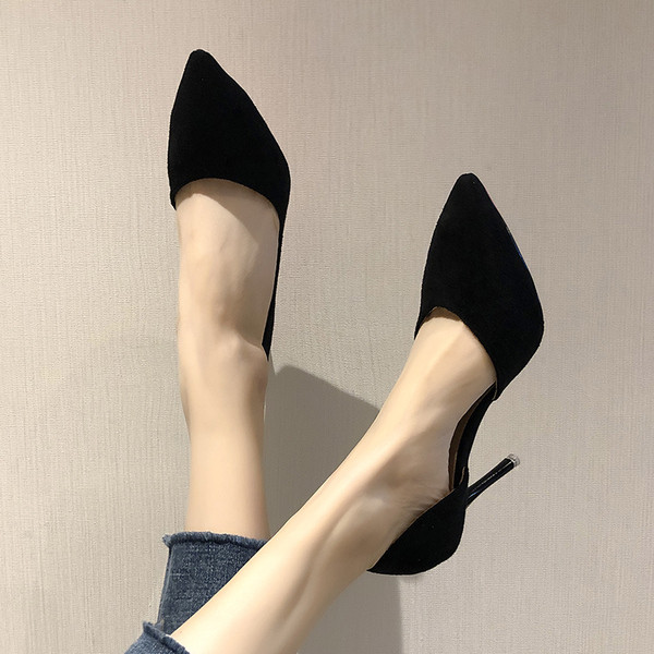 Stílusos női magassarkú cipő több színben