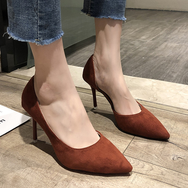 Stílusos női magassarkú cipő több színben