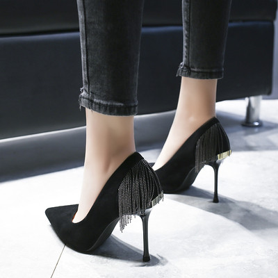 Stílusos női magassarkú cipő fekete színben