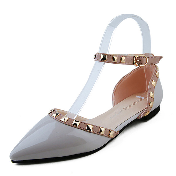 Eko bőrből készült modern női cipő díszszemekkel